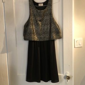 Women’s dress! Very flattering! Worn only once.